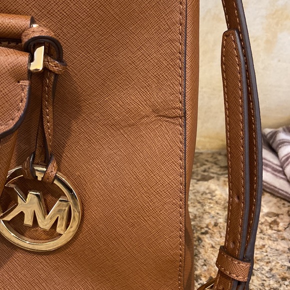Michael Kors satchel. Luggage color - Picture 15 of 15